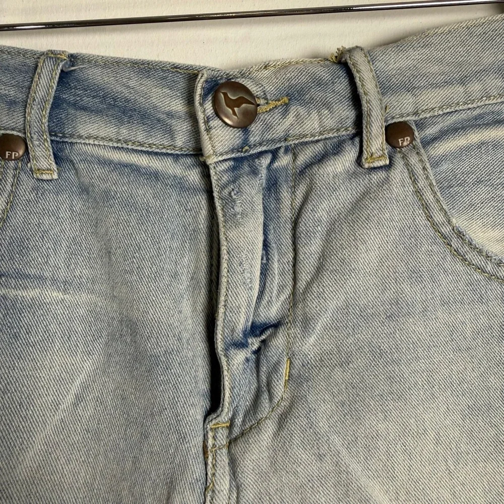 Free‎ People Denim Shorts 28 Light Blue Raw Hem Cutoff Boho Festival Summer